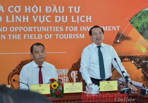 Phó Tổng cục trưởng Tổng cục Du lịch Hà Văn Siêu phát biểu tại hội thảo (Ảnh: Báo Hậu Giang)
